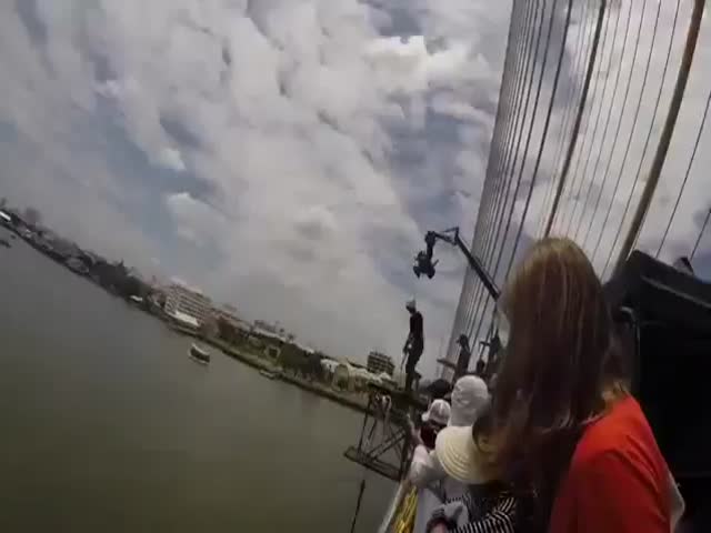 This Is How to Seriously Fail at Bungee Jumping