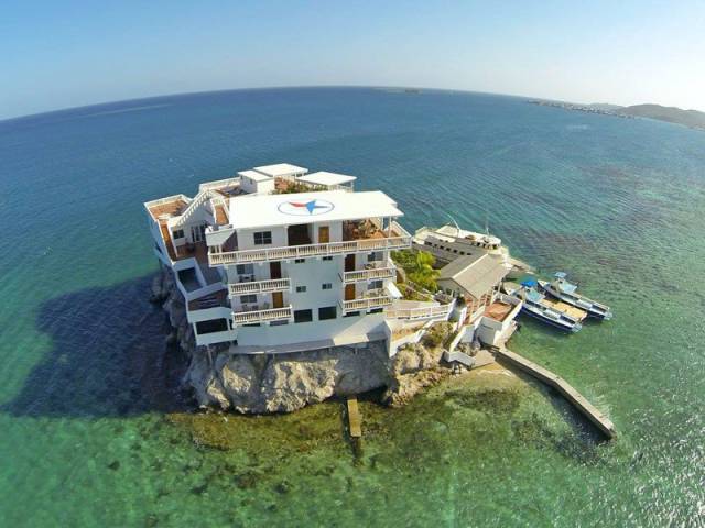This Idyllic Island Villa Is a Scenic Tourist Destination for Divers