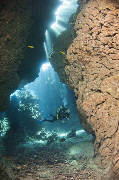 This Idyllic Island Villa Is a Scenic Tourist Destination for Divers