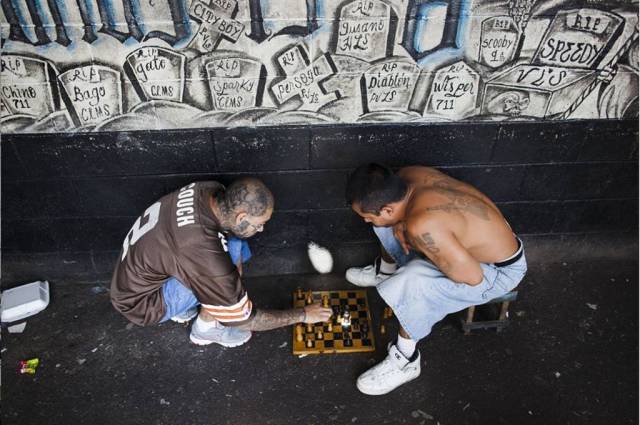 Hard-hitting Portrait Photographs of El Salvador Prisoners