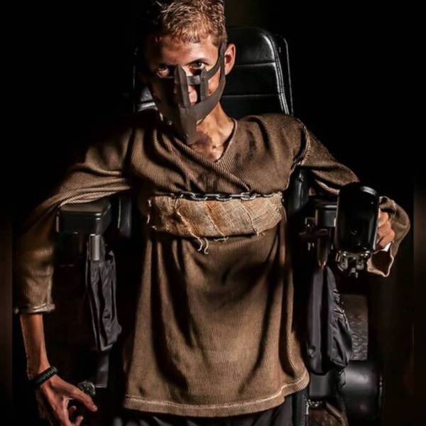 Wheelchair Bound College Student Comes Up with the Most Awesome Cosplay Idea Ever
