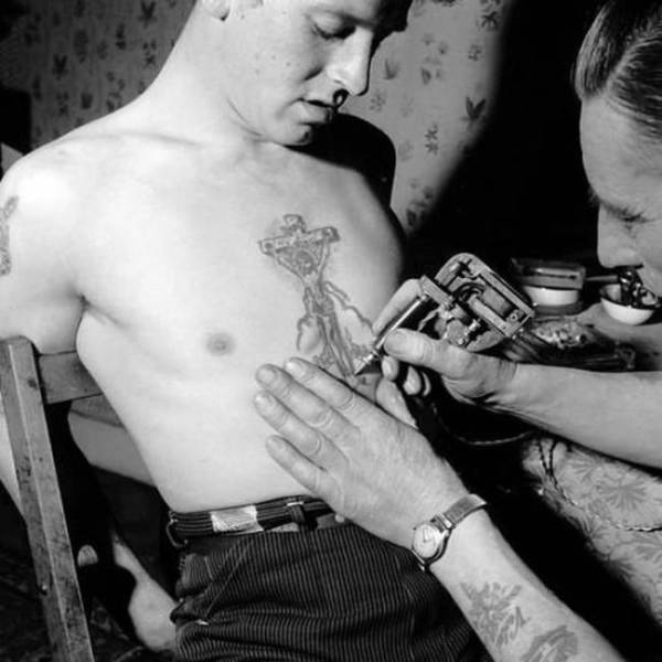 Old-school Pics of Tattoos Done in the Early 1900s