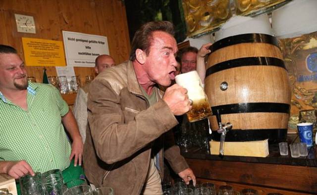 Arnold Schwarzenegger and His Beautiful Girlfriend Have Some Oktoberfest Fun in Germany