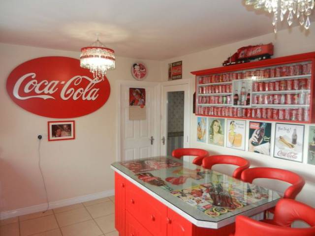 Woman Turns Her House into a Shrine for Coca-Cola Woman Turns Her House into a Shrine for Coca-Cola