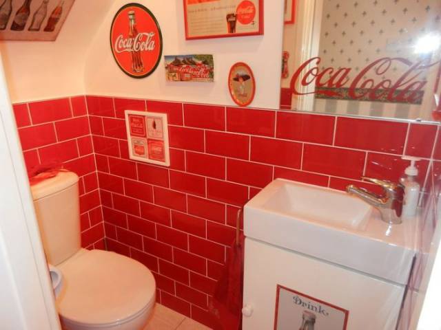 Woman Turns Her House into a Shrine for Coca-Cola Woman Turns Her House into a Shrine for Coca-Cola