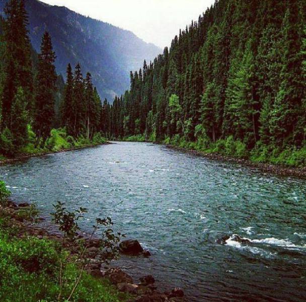 The Most Stunning Locations in and Around Pakistan