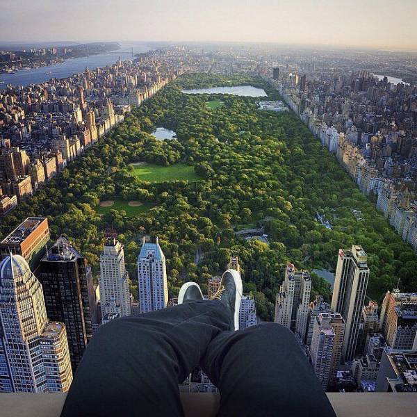 These Extreme Selfies are a Little Insane