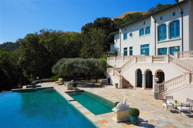 Robin Williams’s Stunning Vineyard Property Is Now Selling to the Highest Bidder Robin Williams’s Stunning Vineyard Property Is Now Selling to the Highest Bidder