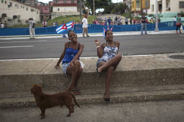 A Few Candid Snaps of Daily Life in Cuba
