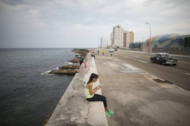 A Few Candid Snaps of Daily Life in Cuba
