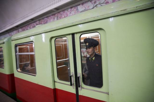 Candid Pics of Daily Life in North Korea
