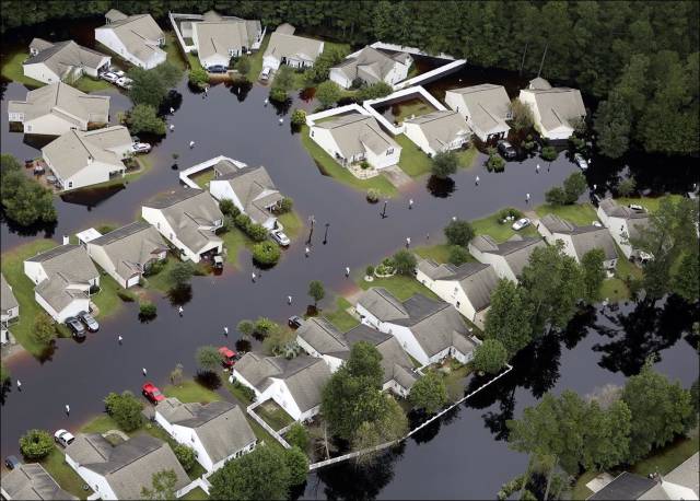 South Carolina Is Covered in Water after Being Hit by Heavy Rains