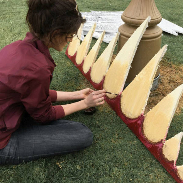 This Girl is Doing Halloween Decorations Totally Right!