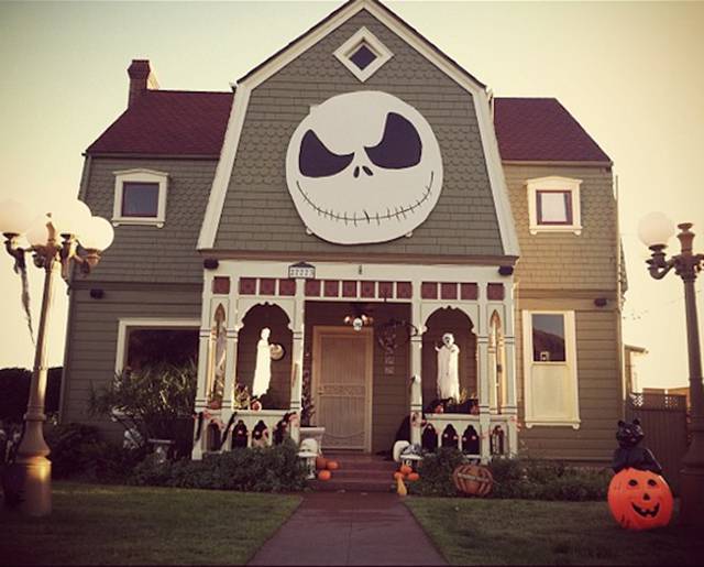 This Girl is Doing Halloween Decorations Totally Right!