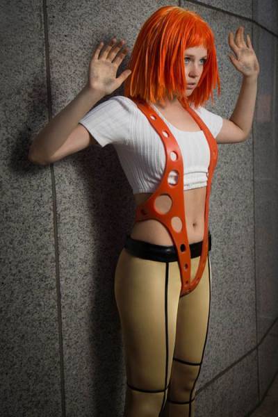 A Perfect “Leeloo” Cosplay Outfit That Hits All the Right Notes