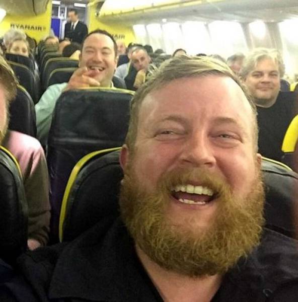 Two Strangers Meet for the First Time on a Flight and They Are Practically Twins