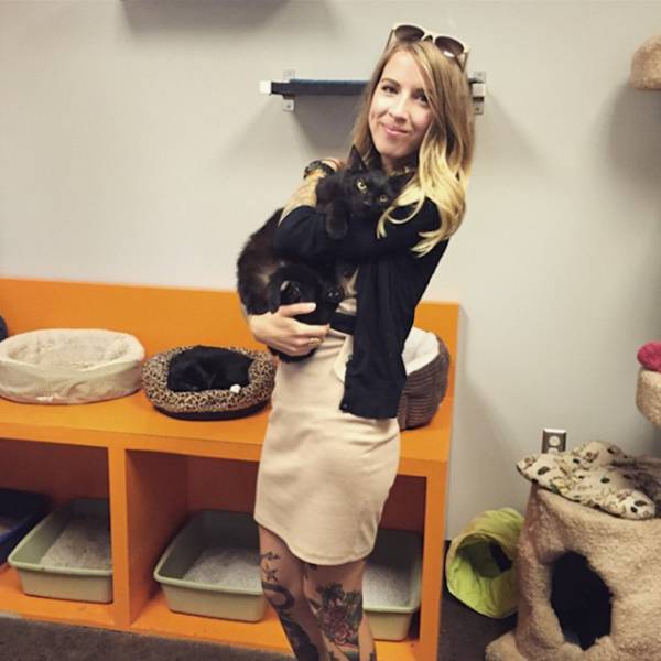 This Sweet Woman Specializes in Saving Kittens