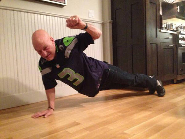 Patrick Stewart Has the Most Amusing Twitter Feed Ever