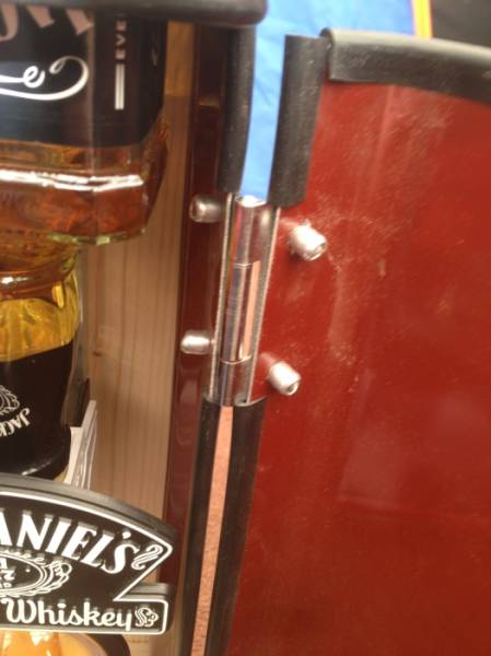 Creative Dude Uses a Jerry Can to Build His Own Mini Bar