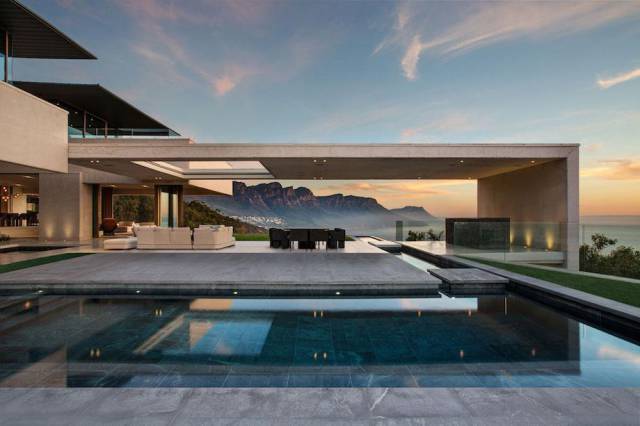 Stunning Interiors and Exteriors of Houses You Will Simply Die to Own
