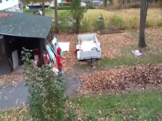 This Guy Has Found the Fun Side of Working in the Yard