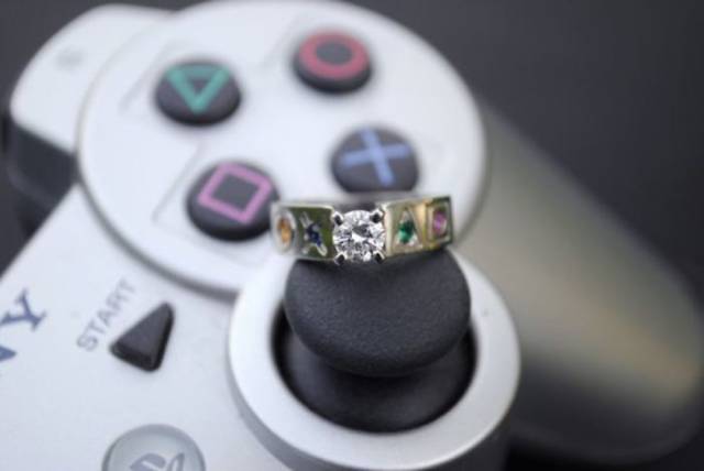 Stunning Nerdy Engagement Rings That Almost Every Girl Would Love