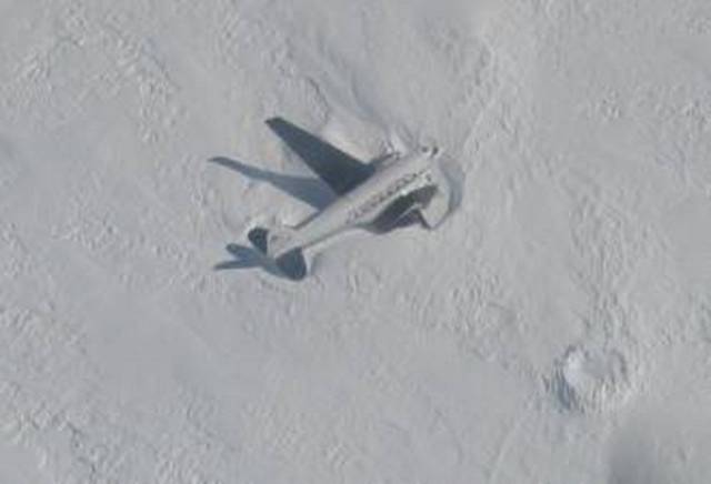 Stranded Passengers Repair Their Broken Airplane Alone in the Middle of Antarctica