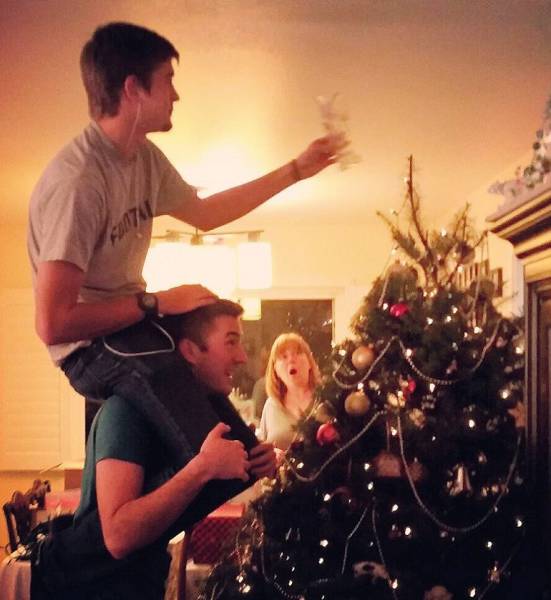 Amusing Holiday Pics and GIFs That Will Inspire Some Christmas Cheer