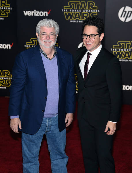 Inside Pics from the Red Carpet at the "Star Wars: the Force Awakens" Premiere