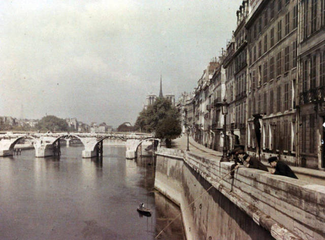 Stunning Colour Photos of Paris That are Over a Century Old