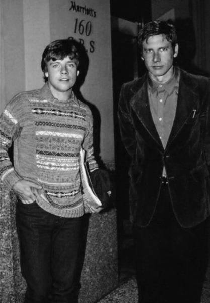 Old Star Wars Premiere Pics Compared to Pics Taken at the Star Wars Premiere Recently