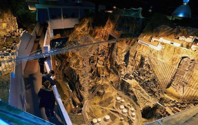 This Enormous Model Railroad Is the Biggest in the World