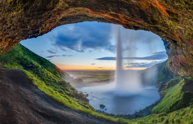 100 Awe-inspiring Photos