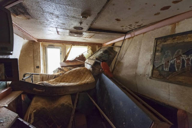 A Fascinating Journey inside the Wreckage of the Costa Concordia