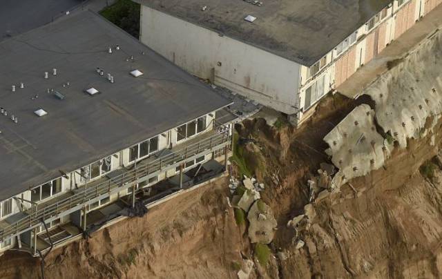 California Coastline Is Collapsing Leaving Houses Hanging on the Edge
