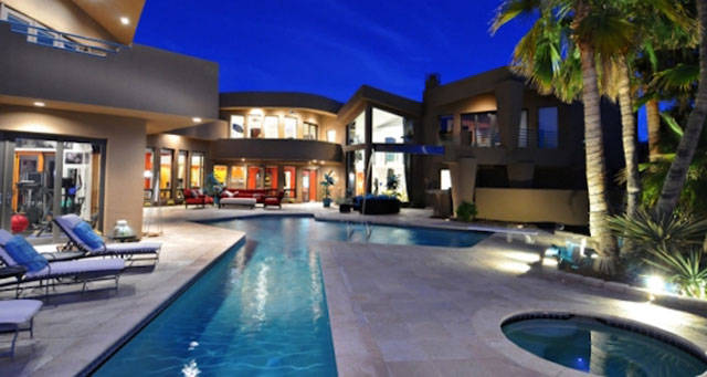 Luxurious Mansions of NFL Players