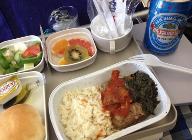 A Comparison of First Class vs. Economy Class Airline Meals Worldwide