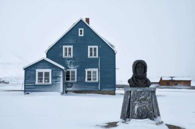 A Fascinating Perspective of What Life Looks Like at the Northernmost Edge of the Earth