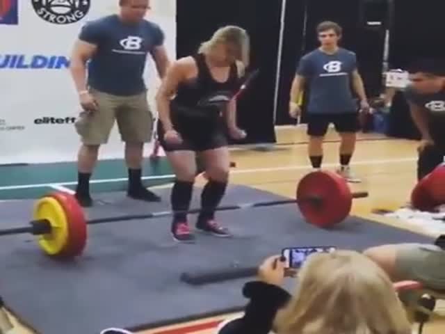 I Bet The Judge Didn't Expect That From A Female Powerlifter