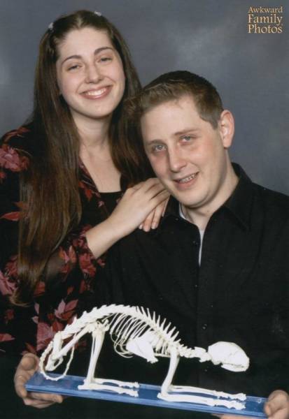 Awkward and Weird Family Shots Snapped on Valentine