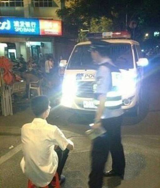 How In China The Police Punish Drivers Who Use High Beams