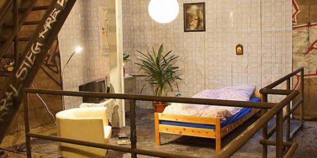 Secret Bedroom Found in The Subway Tunnels of Berlin
