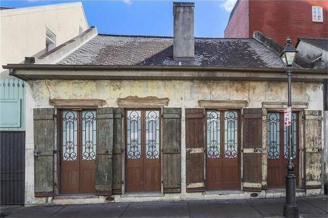 This 200-Year-Old Unremarkable House Will Surely Surprise You