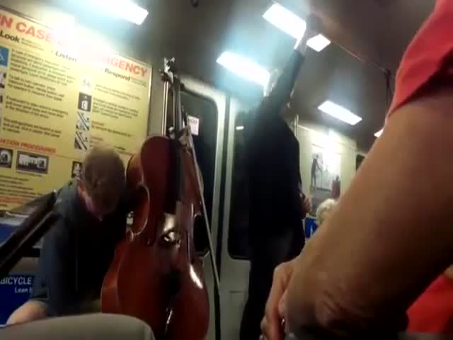 Beautiful Cello Performance On The Subway