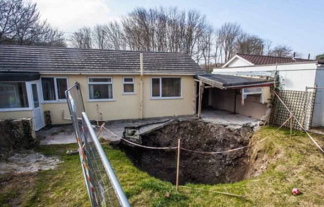 Huge Hole Opens Up Under A House In England