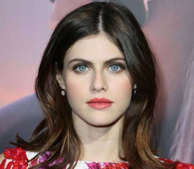 Alexandra Daddario Is One Of The Sexiest And The Most Beautiful 7468