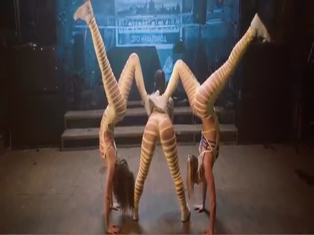 Russian Girls Take Twerking To The Next Level