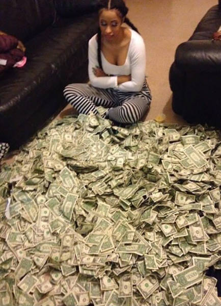 Strippers Showing Off Their Money (58 pics) - Izismile.com