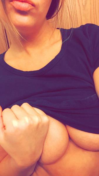 Get Ready For Some Tasty Underboob Pics Get Ready For Some Tasty Underboob Pics
