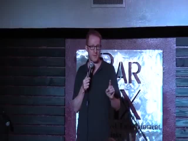 Comedian Destroys A Woman Who Doesn't Like His Jokes About Parenting